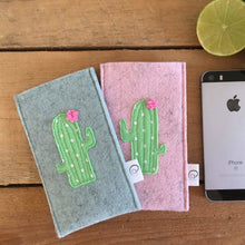 Laden Sie das Bild in den Galerie-Viewer, Handyhülle - Kaktus - die stachelige Hülle für Dein Smartphone-RMdesign